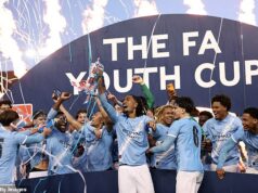 FA prehodnotí pravidlá okolo finále FA Youth Cup po zúrivej hádke, ktorá vypukla medzi Man United a Man City Man City získal titul víťazstvom 2:1 na štadióne Joie, ktorý zvyčajne hostí ich ženský tím