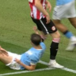 Bernardo Silva v akcii proti Brentfordu
