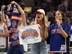 Fanúšikovia Knicks zabúdajú na zlé časy s návratom finále NBA Fanúšikovia New York Knicks oslavujú návrat do finále NBA