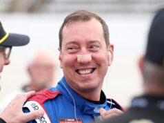Fanúšikovia Kylea Buscha po tragickej smrti prevracajú kontroverzné rozhodnutie NASCAR o jeho dedičstve Po rozhovoroch s RCR, NASCAR odstránil Kylea Buscha z bodovania