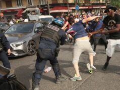 Fanúšikovia PSG sa dostali do konfliktu s poriadkovou políciou a zapálili, keď Arsenal prehral finále Ligy majstrov Fanúšikovia PSG sa dostali do konfliktu s poriadkovou políciou a zapálili, keď Arsenal prehral finále Ligy majstrov