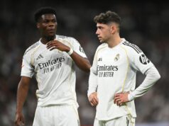 Fede Valverde previezli do nemocnice po hádke so spoluhráčom z Realu Madrid Aurélienom Tchouaménim Fede Valverde previezli do nemocnice po hádke so spoluhráčom z Realu Madrid Aurélienom Tchouaménim
