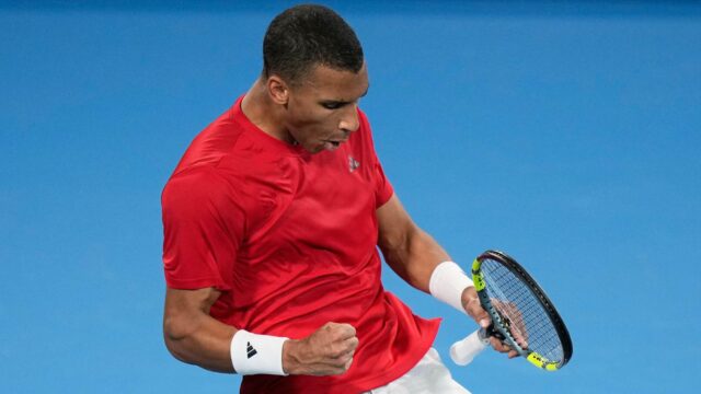 Felix Auger-Aliassime dosiahol úspech, ktorý sa podarilo iba Carlosovi Alcarazovi Felix Auger-Aliassime dosiahol úspech, ktorý sa podarilo iba Carlosovi Alcarazovi a Jannikovi Sinnerovi