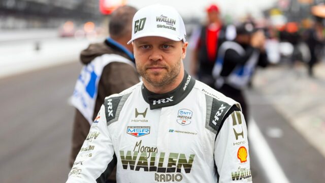 Felix Rosenqvist vyhral 110. ročník Indianapolis 500 po napínavých pretekoch
