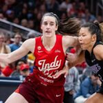 22. mája 2026; Indianapolis, Indiana, USA; Strážkyňa Indiana Fever Caitlin Clark (22) dribluje s loptou, zatiaľ čo strážkyňa Golden State Valkyries Kaitlyn Chen (2) bráni v druhom polčase v Gainbridge Fieldhouse. Povinný kredit: Trevor Ruszkowski-Imagn Images