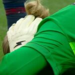 Matvei Saonov z Paríža Saint-Germain utrpel vo finále Ligy majstrov proti Arsenalu nešťastný kop do zadnej časti hlavy.