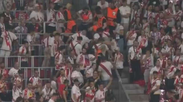 Fanúšikovia na štadióne