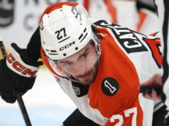 Flyers‘ Noah Cates (spodná časť tela) na zvyšok série vs. Dogs NHL: Play-off o Stanley Cup - Philadelphia Flyers v Pittsburghu Penguins