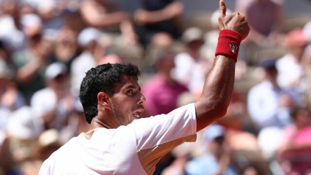 French Open uvalí na hráča „značnú sankciu“ za sexistické poznámky Adolfo Daniel Vallejo z Paraguaja reaguje počas zápasu v druhom kole proti Francúzovi Moiseovi Kouameovi na French Open 2026.