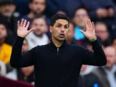 Funkcionári Premier League vyzývajú na zmenu pravidiel po kontroverzii Arsenalu VAR Mikel Arteta reaguje na postrannej čiare
