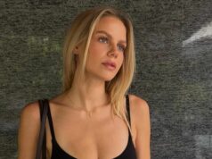 Futbalový WAG, z ktorého padajú čeľuste, sa vo videu na YouTube náhodne ocitne „úplne nahý“. Laura Abla dala spolucestujúcej náhodne pohľad