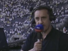Gary Neville pokračuje vo veľkom vyčíňaní, keď „úbohé“ hviezdy Tottenhamu povedali, že by sa mali hanbiť Gary Neville