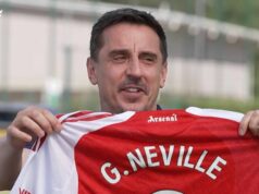 Gary Neville zosmiešňovaný majiteľom Arsenalu ako ikona Man Utd umiestnená na trápnom mieste | Futbal | Šport Gary Neville zosmiešňovaný majiteľom Arsenalu ako ikona Man Utd umiestnená na trápnom mieste | Futbal | Šport