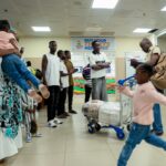 Ghana víta domácich občanov evakuovaných z Južnej Afriky | Správy o migrácii