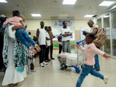 Ghana víta domácich občanov evakuovaných z Južnej Afriky | Správy o migrácii Ghana víta domácich občanov evakuovaných z Južnej Afriky | Správy o migrácii