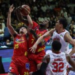 Tim Cone očakáva, že Kings budú v semifinále čeliť ťažko bojujúcemu Painters. – OBRÁZKY PBA
