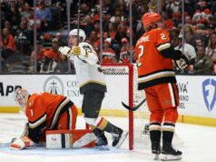 Golden Knights eliminujú kačice v hre 6 za barážou v prvej tretine NHL: Play-off o Stanley Cup - Vegas Golden Knights v Anaheim Ducks