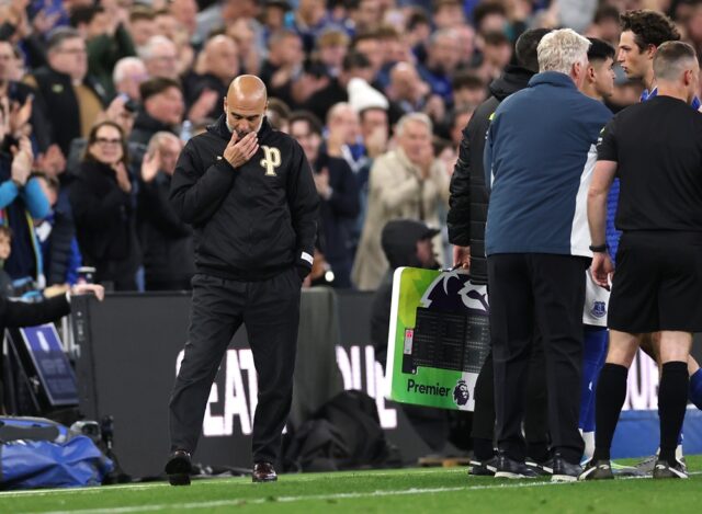 Guardiola vstúpil do boja o titul po tom, čo poškodil remízu Evertonu
