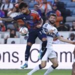 Guilherme skóroval v posledných minútach, keď Houston omráčil 10-členný Vancouver