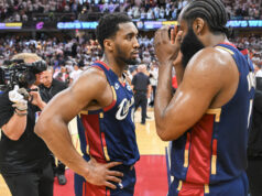 Harden, Mitchell pomáhajú Cavaliers vyhnúť sa 0-3 vs. Pistons James Harden Donovan Mitchell Cavaliers vs Pistons Play-off NBA 3