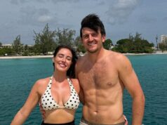 Harry Maguire a Phil Foden bez košele sa dostali do horúčavy po tom, čo Thomas Tuchel ustúpil na majstrovstvách sveta – keď sa anglickí kamaráti pripravujú na tréningový kemp Harry Maguire visel na slnku so svojou ženou Fern po tom, čo sa mu v Anglicku uľavilo