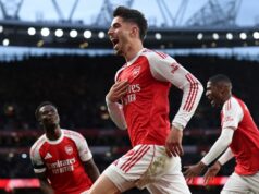 Hlúpa remíza a šesťgólový triler – Šesť zápasov, ktoré Arsenalu vyhrali titul v Premier League Kai Havertz oslavuje víťazstvo proti Burnley pre Arsenal