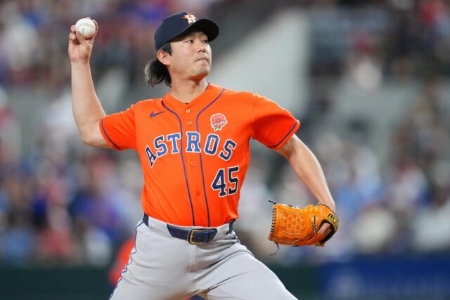 Houston Astros hodil kombinovanú nepriamu zásahu 9-0 nad Texas Rangers Houston Astros hodil kombinovanú nepriamu zásahu 9-0 nad Texas Rangers