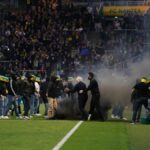 Fanúšikovia Nantes vtrhli na ihrisko, Vahid HALILHODZIC Hlavný tréner Nantes počas zápasu Ligue 1 McDonald's medzi Nantes a Toulouse na Stade de la Beaujoire 17. mája 2026 vo francúzskom Nantes. (Foto Herve Bellenger/Icon Sport cez Getty Images)