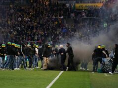 Hra Ligue 1 bola ukončená po 22 minútach, keďže bola nasadená ultras búrka a poriadková polícia Fanúšikovia Nantes vtrhli na ihrisko, Vahid HALILHODZIC Hlavný tréner Nantes počas zápasu Ligue 1 McDonald's medzi Nantes a Toulouse na Stade de la Beaujoire 17. mája 2026 vo francúzskom Nantes. (Foto Herve Bellenger/Icon Sport cez Getty Images)