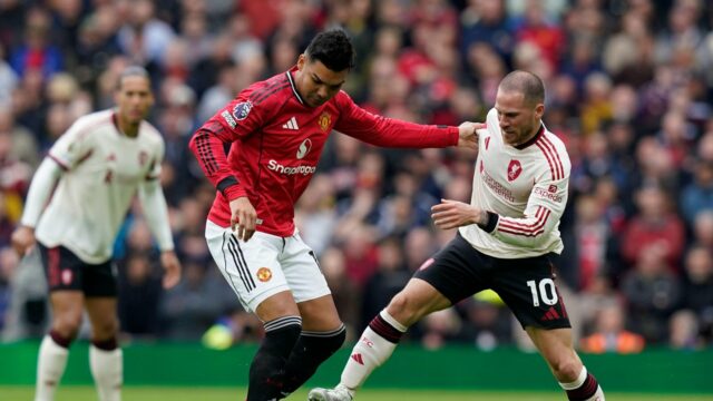Hráč Liverpoolu sa „odhlásil“; „nedokáže dostať prihrávku, zápas alebo strelu“
