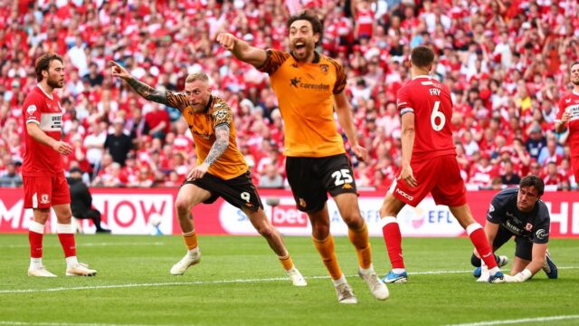 Oli McBurnie oslavuje