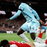 Hviezda Arsenalu Piero Hincapi blázon v plnej paráde po zahanbujúcej chybe šatníka proti Burnley