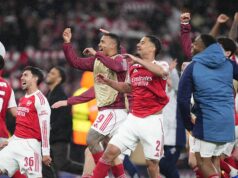 Hviezda Arsenalu chce, aby celý Londýn ‚oblečený v červenom‘ oslávil zisk titulu Arsenal má tri víťazstvá z historického double