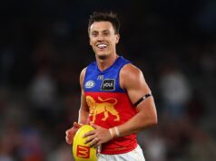 Hviezda Brisbane Lions sťažuje prístup klubu, ktorý využíva hráčovu priateľku, aby ho zaradila na tajný zoznam Hviezda Brisbane Lions Hugh McCluggage (na obrázku) priznal, že jeho klub sa mýlil, keď nedávno použil priateľku konkurenčného hráča na sánkovanie.