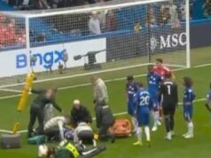 Hviezda Chelsea Jesse Derry dostáva kyslík a naťahuje sa po hororovom zranení | Futbal | Šport Hviezda Chelsea Jesse Derry dostáva kyslík a naťahuje sa po hororovom zranení | Futbal | Šport
