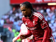 Hviezda Liverpoolu Rio Ngumoha by stále mohla poraziť Anglicko inú krajinu aj napriek tomu, že je na majstrovstvách sveta Rieka Ngumoha