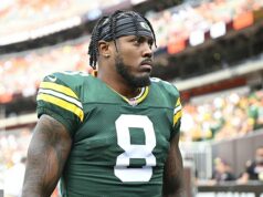 Hviezda NFL Josh Jacobs, 28, sa zmenil na políciu, keď bol zatknutý na základe PIAtich obvinení z domáceho násilia Hviezdu Green Bay Packers Josha Jacobsa zatkli za množstvo obvinení z domáceho násilia