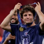 Joao Neves si nasadil medailu víťaza Ligy majstrov