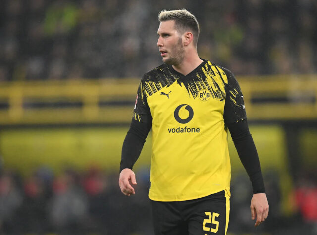 🚨 Hviezdny obranca Bundesligy oznamuje ukončenie kariéry po 30 rokoch!
