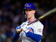 Hviezdu Cubs Petea Crowa-Armstonga videli, ako naráža do spoluhráča po tom, čo skóroval a vyrovnal zápas Hviezdu Cubs Petea Crowa-Armstonga videli, ako naráža do spoluhráča po tom, čo skóroval a vyrovnal zápas
