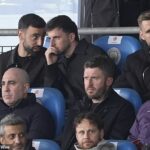 Michael Carrick a niekoľko hviezd prvého tímu vrátane Bruna Fernandesa prejavili podporu mladíkom Man United vo finále FA Youth Cup proti úhlavným rivalom Man City.