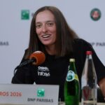 Iga Swiatek posiela 35-slovný odkaz po dominantnom víťazstve v prvom kole