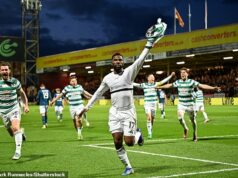 Iheanacho trvá na tom, že bol rovnako nervózny ako fanúšikovia Celticu, kým strelil penaltu, ktorá udrží ich pri živote. Kelechi Iheanacho oslavuje po skórovaní neskorého víťaza Celticu proti Motherwell