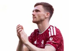 Ikona Liverpoolu Andy Robertson „dostáva lákavú ponuku“ odstúpiť od dohody s Tottenhamom Andy Robertson z Liverpoolu