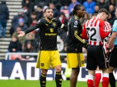 Incident s červenou kartou Bruna Fernandesa v súboji s Man Utd rozzúril Mikea Deana na „vystrašených“ rozhodcov Bruno Fernandes bol zapojený do incidentu Manchestru United s červenou kartou proti Sunderlandu, ktorý nechal Mikea Deana vidieť