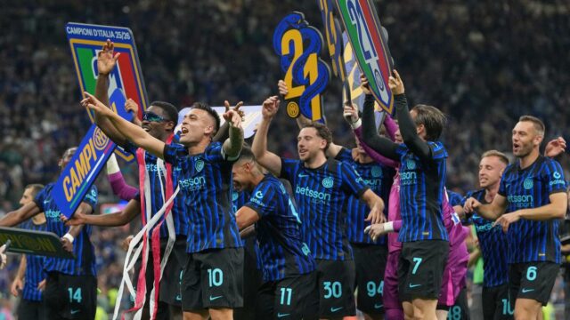 Inter Miláno získal titul Serie A víťazstvom 2:0 nad Parmou
