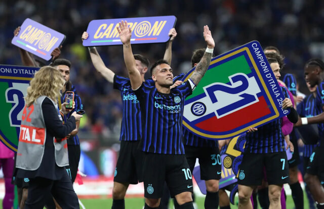🧨Inter party: Thuram, vyrobený v Rumunsku a Chivu vodítko Conte 🤯
