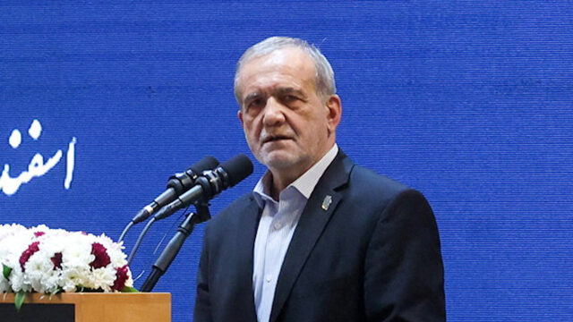 Iránsky prezident povedal, že hovoril s najvyšším vodcom krajiny | Americko-izraelská vojna proti Iránu
