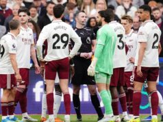 Irónia Arsenalu ukazuje, že VAR je „nezmyselný“, keďže fanúšikovia Man Utd zúria Irónia Arsenalu ukazuje, že VAR je „nezmyselný“, keďže fanúšikovia Man Utd zúria