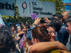 Istanbulská univerzita Bilgi bola znovu otvorená po policajnom zásahu | Protesty Istanbulská univerzita Bilgi bola znovu otvorená po policajnom zásahu | Protesty